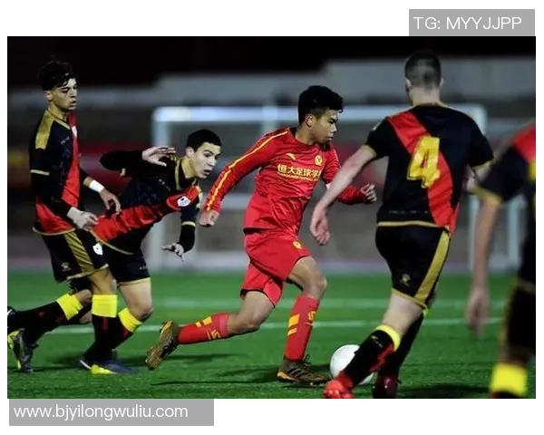 成都足球队在冠军赛中的战术分析与表现评估 成都足球队在冠军赛中的战术分析与表现评估